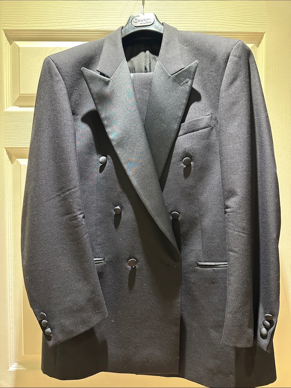 Classic Black Double-Breasted Men's tuxedo